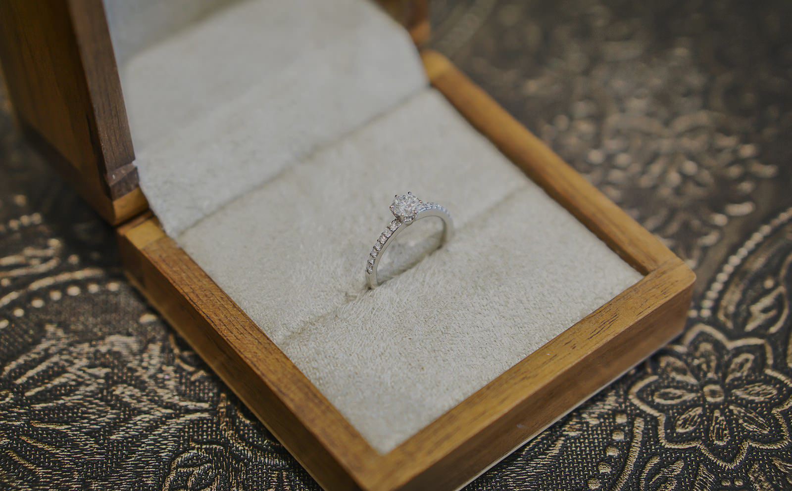 11 anéis de noivado simples para você que ama o clássico