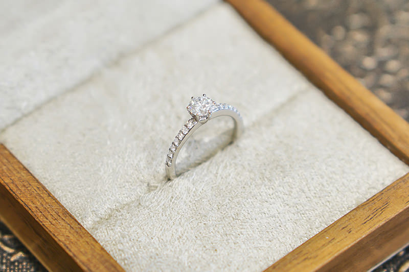 anel-de-noivado-solitaire-ouro-branco-diamante
