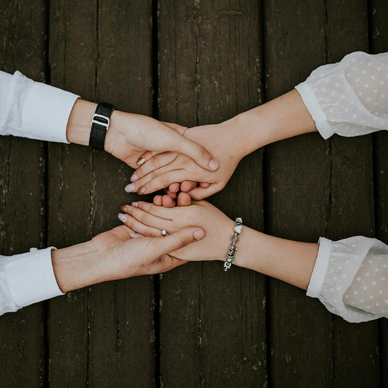 casal-maos-unsplash