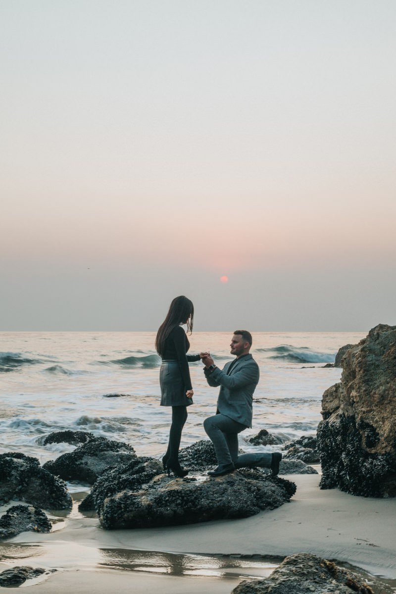pedido-casamento-mar-praia-unsplash