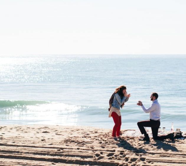 pedido-casamento-romantico-praia