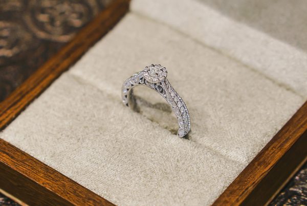 anel-de-noivado-elysian-diamantes-ouro