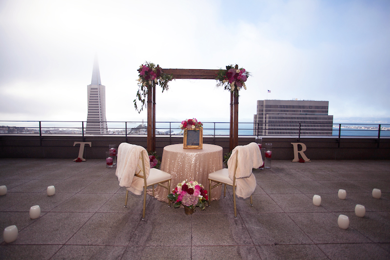 Pedido de Casamento Caindo do Prédio