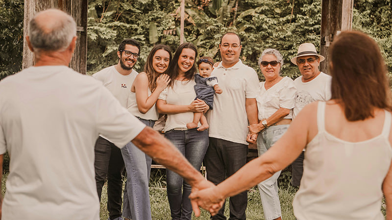 pedido-casamento-familia-amigos-unsplash