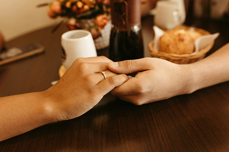 pedido-casamento-restaurante-unsplash