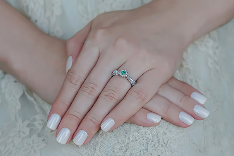 anel-de-esmeralda-e-diamantes