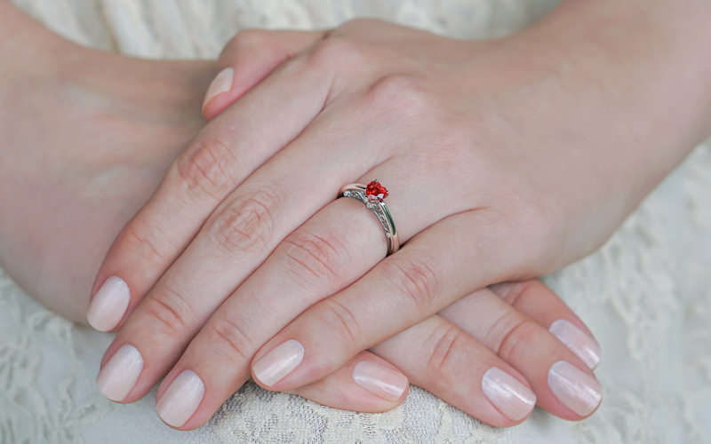anel-de-rubi-estilo-romantico