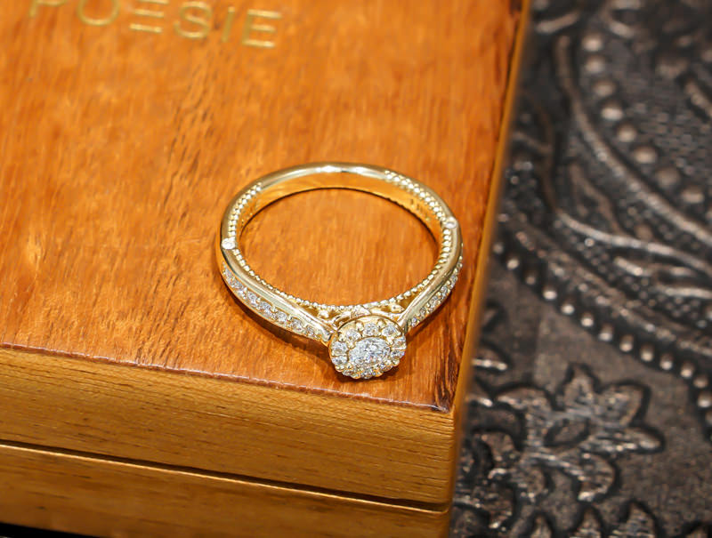anel-de-diamantes-ouro-18k