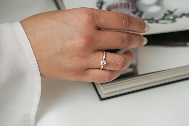 anel-noivado-solitaire-ouro-18k