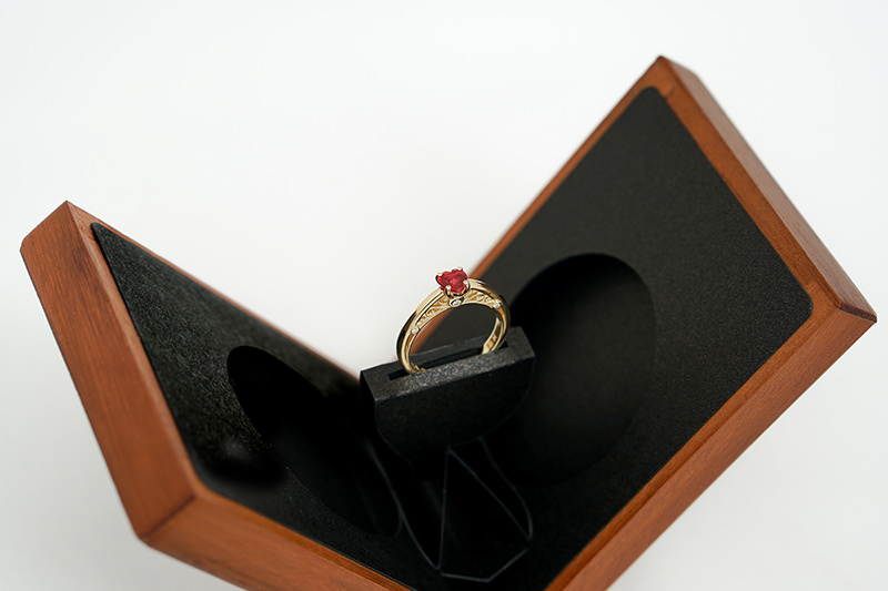 anel-noivado-lovely-ii-rubi-origami