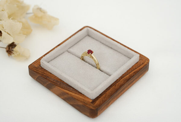 anel-noivado-lovely-ouro-amarelo