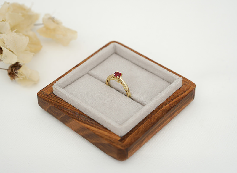 anel-noivado-lovely-ouro-amarelo