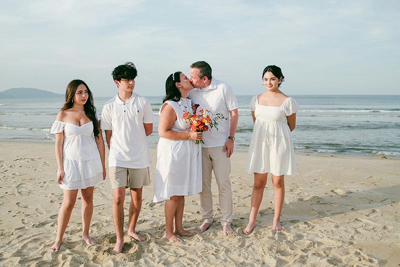 hoi-an-and-da-nang-photographer-PPeL1BMseYI-unsplash