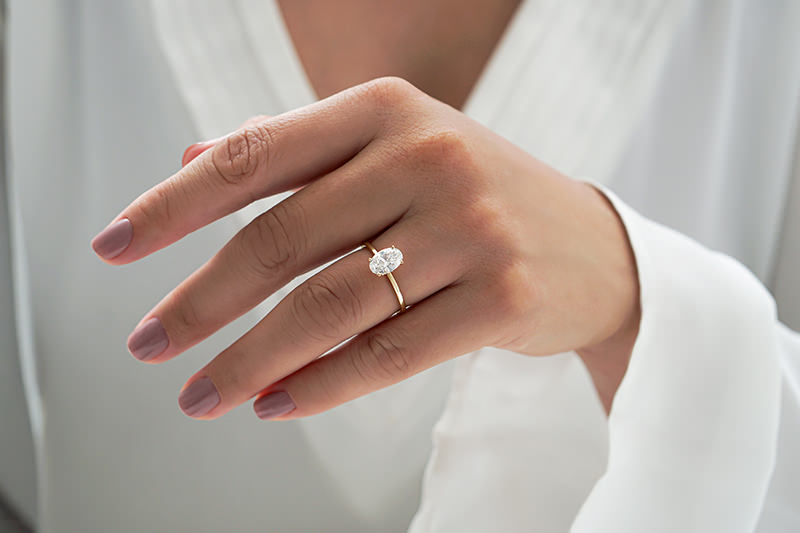 anel-noivado-aura-ii-lab-mao-2